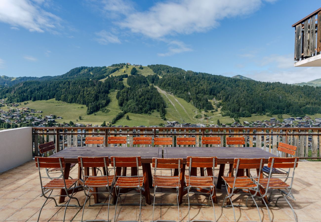 Groot terras met uitzicht op de pistes van Morzine