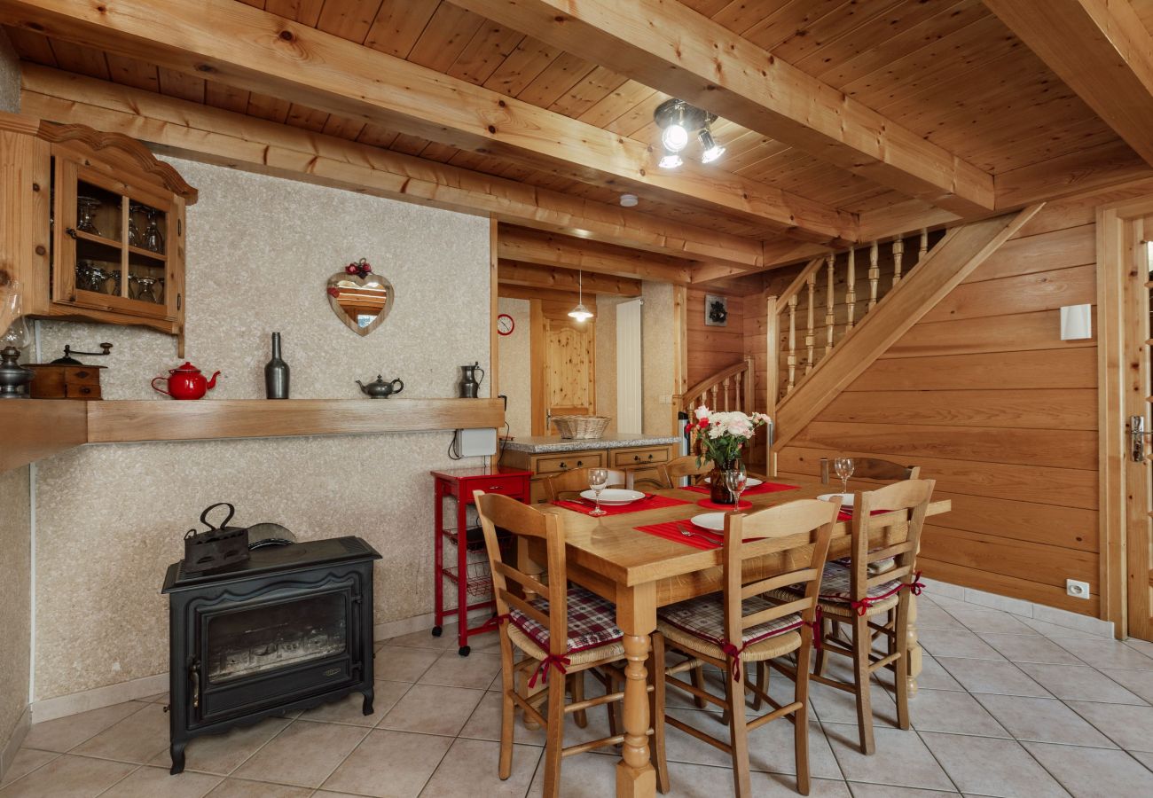 Ski in, ski out chalet rental in Montriond, Avoriaz ski area. 