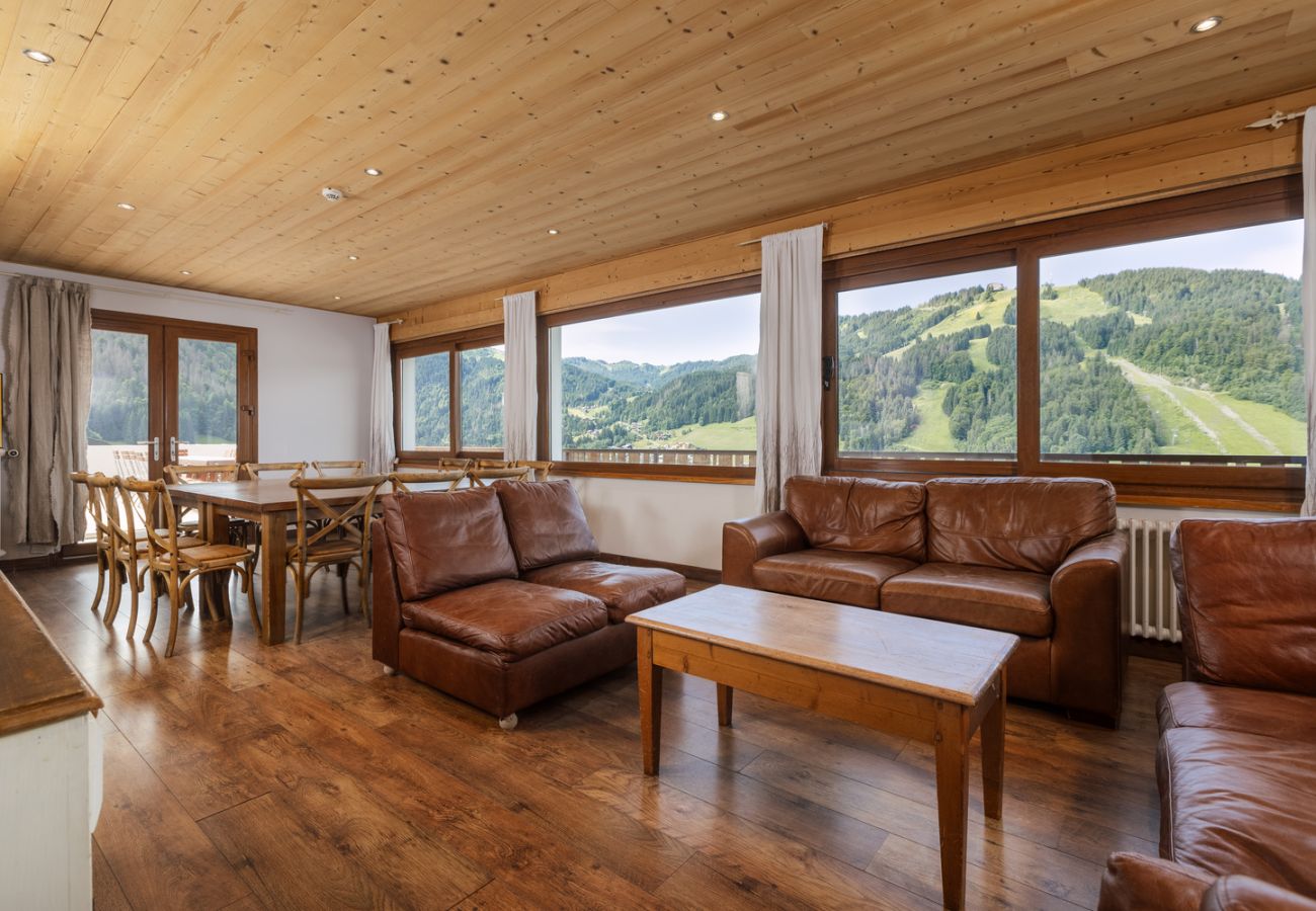 Soggiorno e sala da pranzo Chalet Les 4 Vents in affitto a Morzine-Avoriaz, agenzia The Lodgist