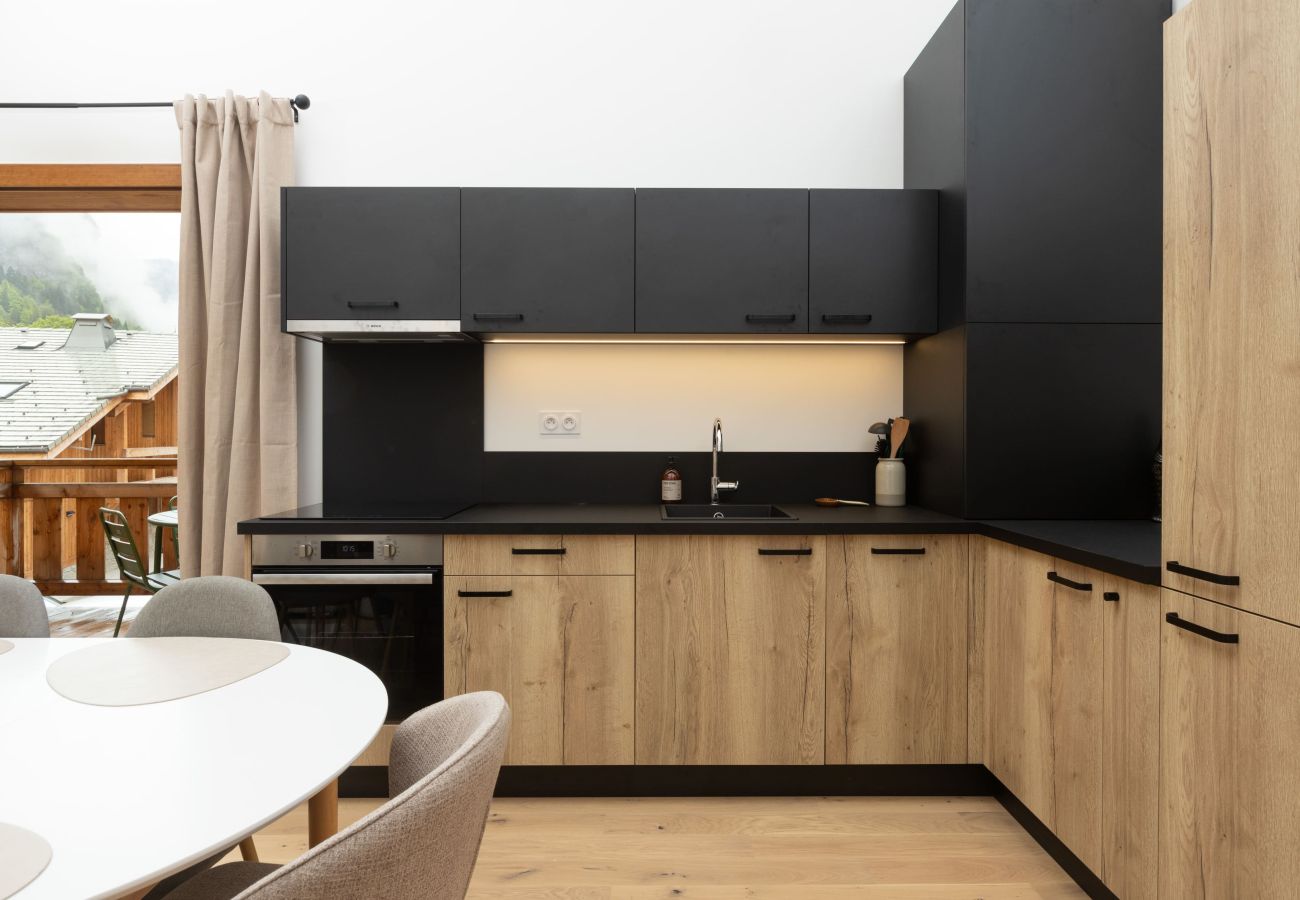 La cuisine du Kand'Baz est neuve et entièrement équipée, comme l'ensemble de ce duplex à Morzine. 